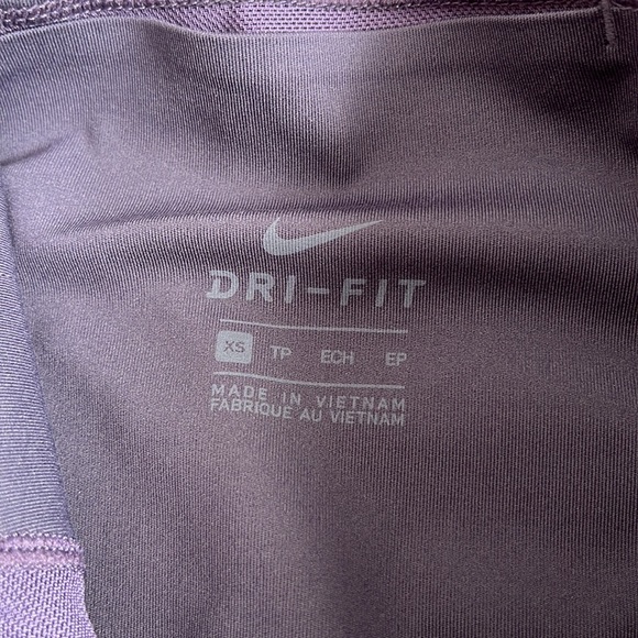 Nike Crop - Picture 6 of 11